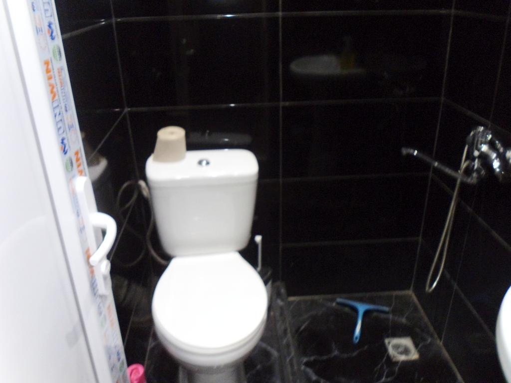 Private House In Batumi Hotel Phòng bức ảnh