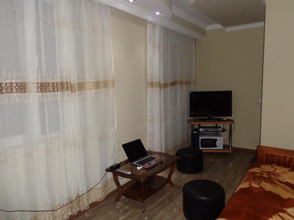 Private House In Batumi Hotel Phòng bức ảnh