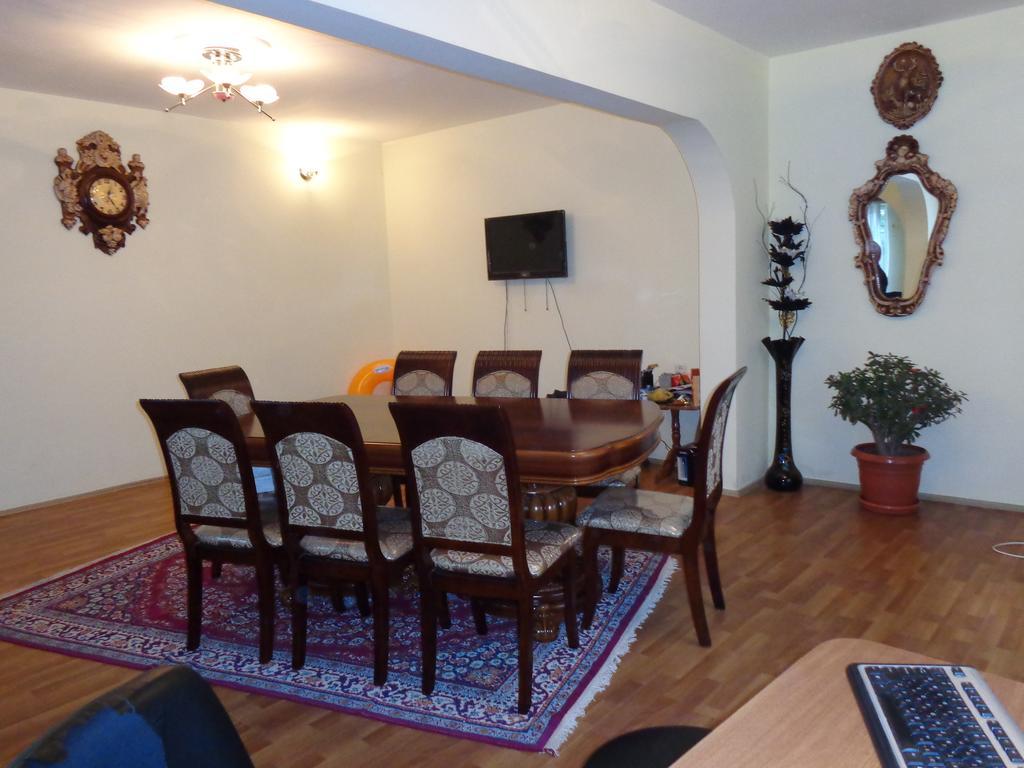 Private House In Batumi Hotel Phòng bức ảnh